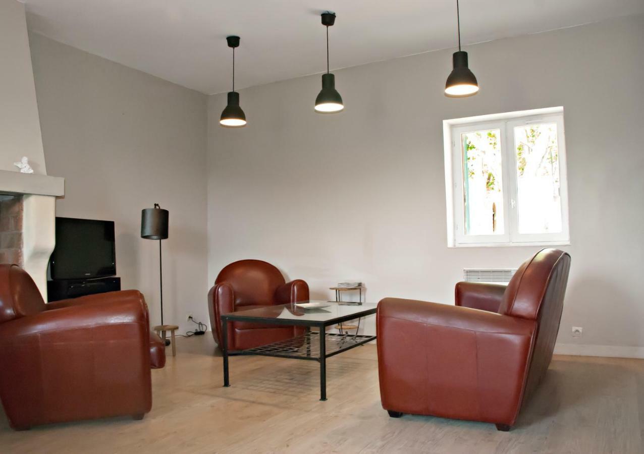 Gite de Mougeres Caux Extérieur photo
